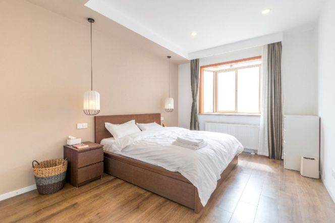 Pudong Century park 260 sqm 5 br penthouse with roof terrace 28K