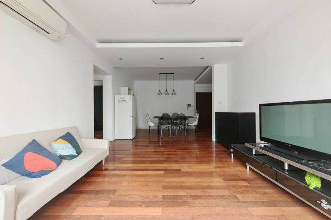 Spacious 3Brs/2Lrs/2Bts apt nr Changping rd, M2/7/14