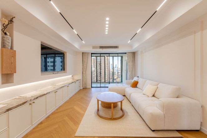 Modern decoration 3brs with floor heating and balcony in Xuiahui 