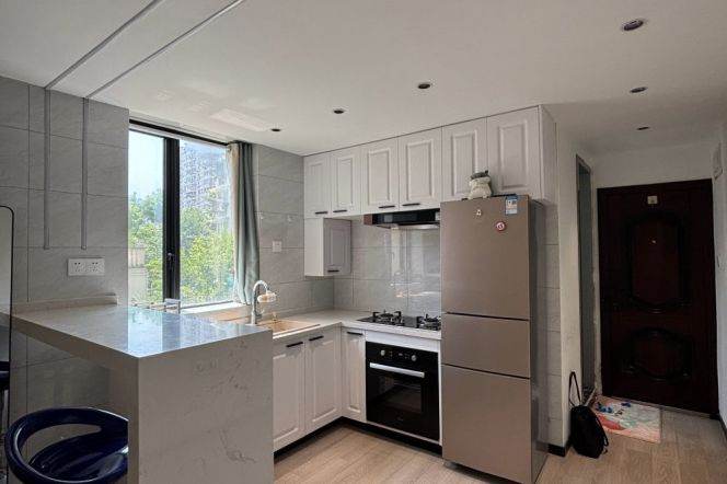 7K+Spacious&Modern 1Bdr 1Bath Apt+L14 Wu Ding Rd+Jing An Temple+Floor Heating+Large Storage