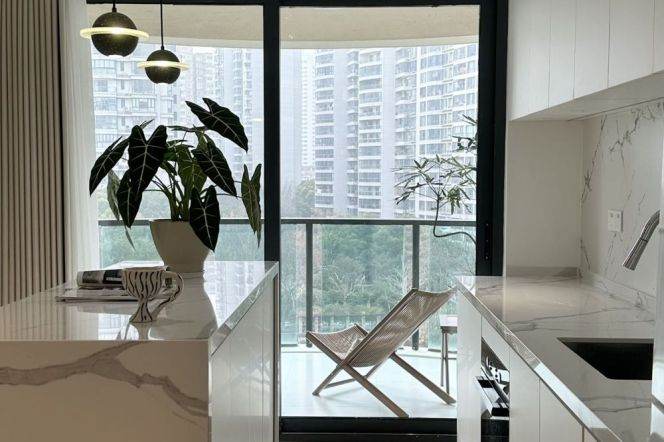 Modern decoration 3brs with floor heating and balcony close to beautiful Su zhou river 