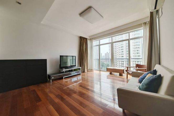 Spacious 3Brs/2Lrs/2Bts apt nr Changping rd, M2/7/14