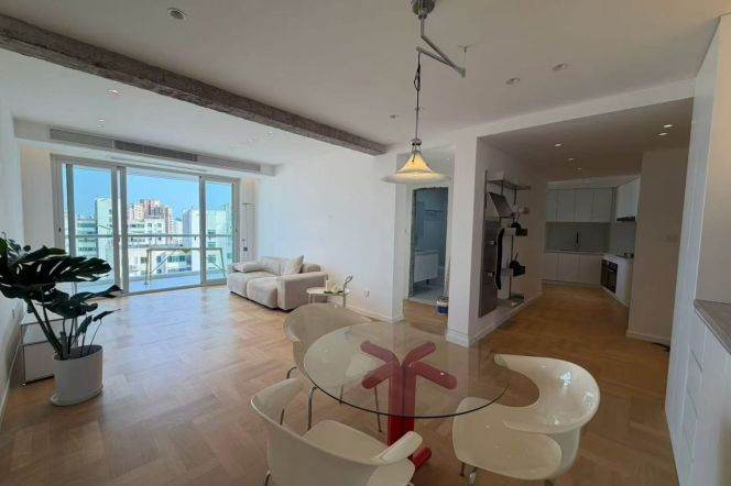 Moder decoration 2brs with floor heating and balcony in Xujiahui