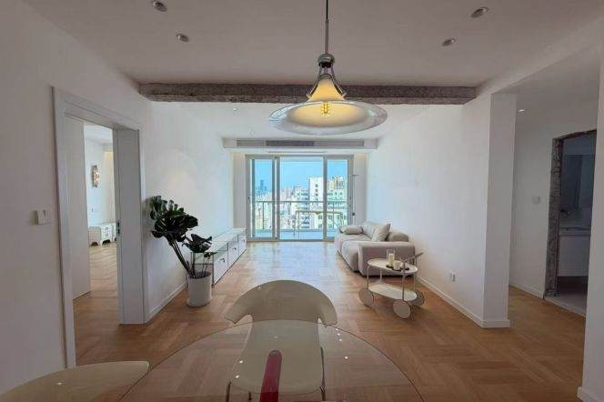 Moder decoration 2brs with floor heating and balcony in Xujiahui