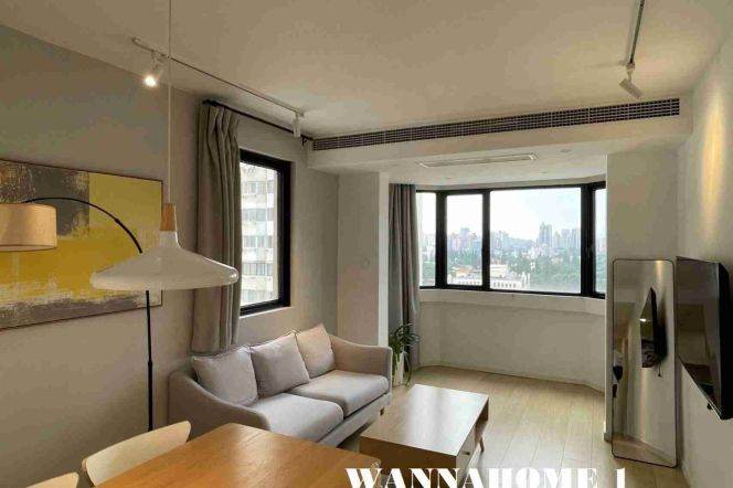 Spacious&Really Bright Elevator 1Bdr 1Bath Apt/ L1+7 Chang Shu Rd+Great View+Large Covered Balcony
