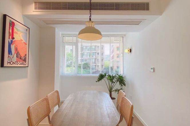 Jing’an morden & stunning 2-bedroom 2bt with 15k