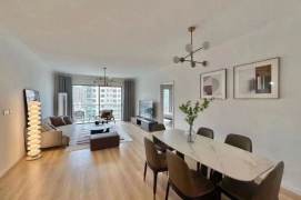 Modern decoration 3brs with floor heating and balcony in Xintiandi 