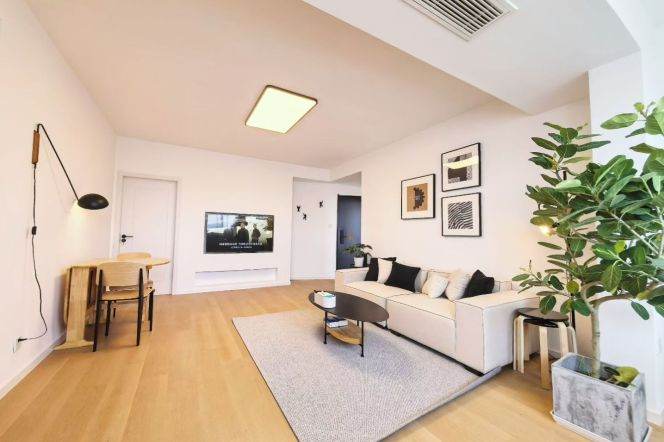 Elevator 2BR - Zhaojiabang Rd - 3 mins walk to Line 9/12 Jiashan Rd