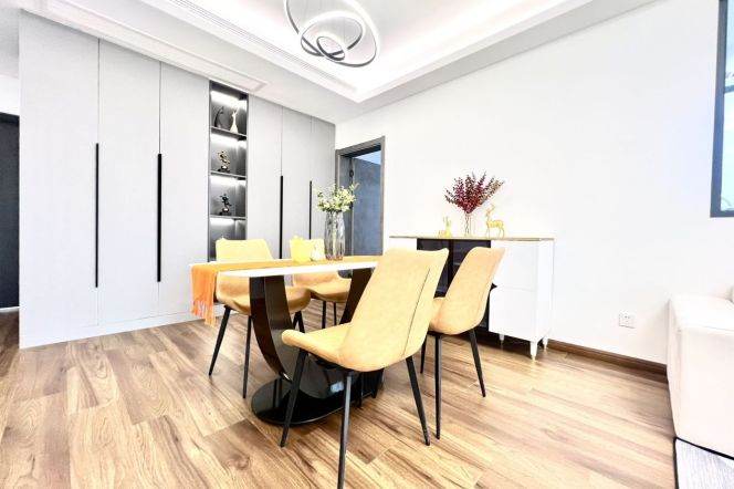 Clean 3Br 2Bathr with floor heating Nr Suzhou River close to Changshou Rd.line7/13