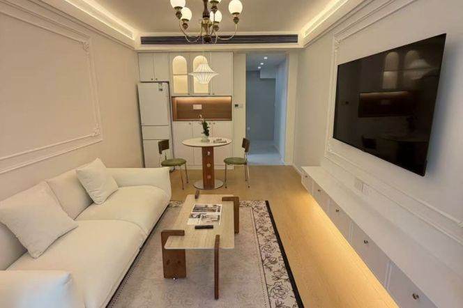 Jiaotong Uni 1BR with Central AC