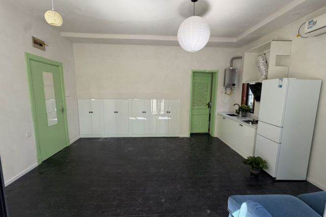 Big Balcony Green view 1BR APT Yongjia Rd 7.5k