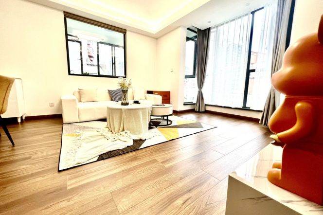 Clean 3Br 2Bathr with floor heating Nr Suzhou River close to Changshou Rd.line7/13