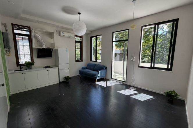 Big Balcony Green view 1BR APT Yongjia Rd 7.5k