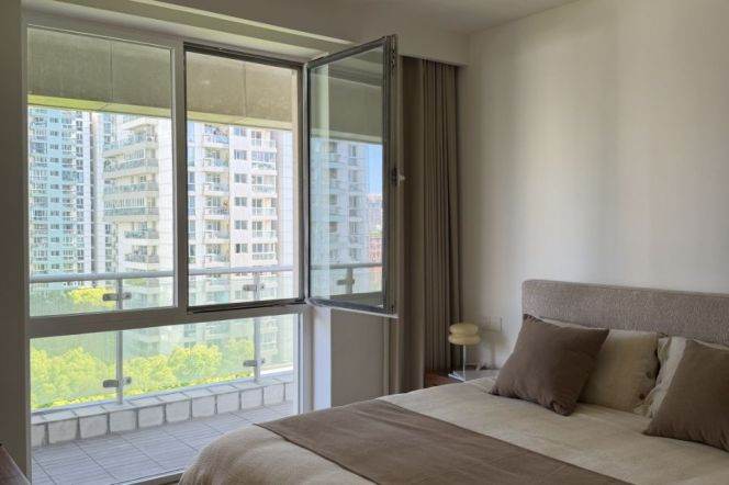 Modern decoration 2brs with floor heating and balcony  belong to Tianzifang area 
