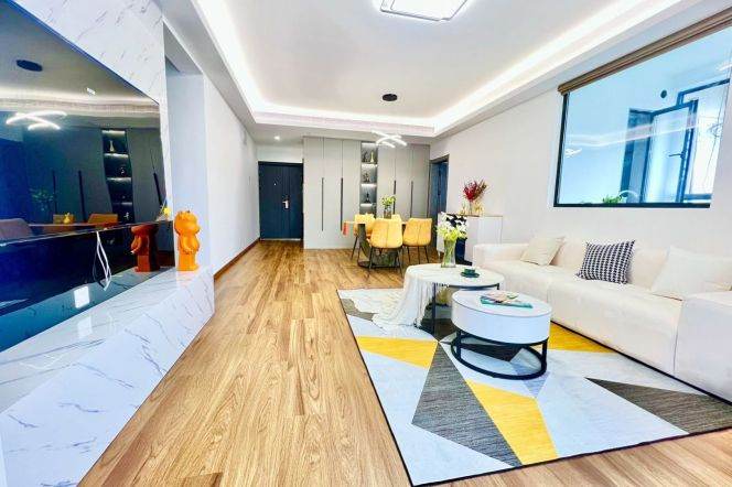 Clean 3Br 2Bathr with floor heating Nr Suzhou River close to Changshou Rd.line7/13