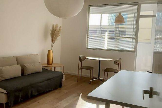 Quality 1 br 1 lr Apt w elevator nr Zhaojiabang rd line 7/9
