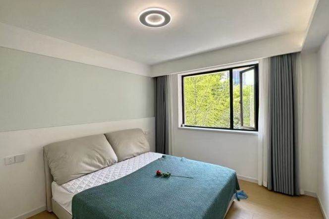 Jing’an morden & charming 2-bedroom with 15k