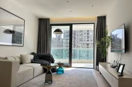 Modern decoration 1bedroom with balcony and river view nearby Huang pu river