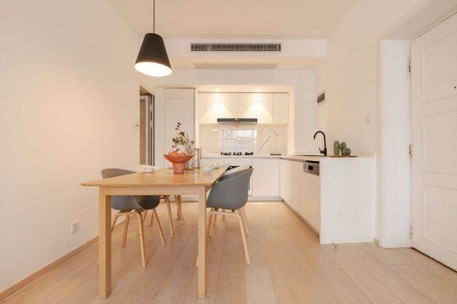 Modern decoration 2brs with floor heating and balcony beside famous IAPM shopping mall