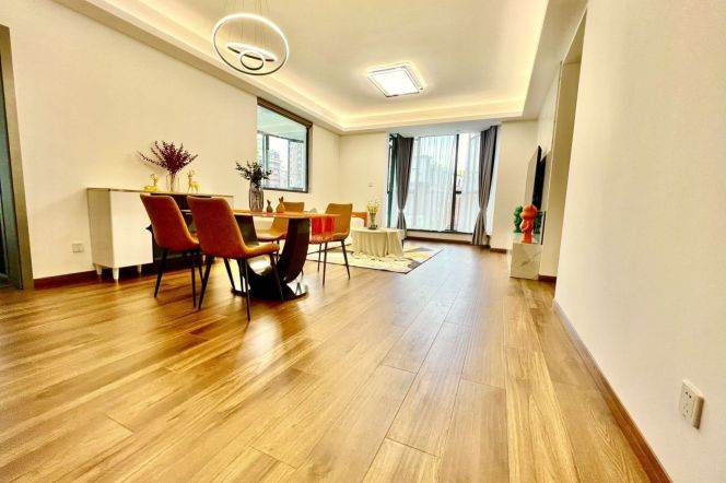Clean 3Br 2Bathr with floor heating Nr Suzhou River close to Changshou Rd.line7/13
