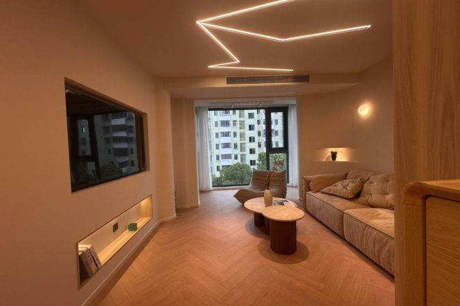 Nice Compound Elevator 2Br/2Lr/1Bt@L9 Hechuan Rd Station 