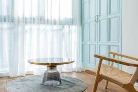 2/11 Line, Jiangsu Road Station, 2-bedroom apartment with floor-to-ceiling windows
