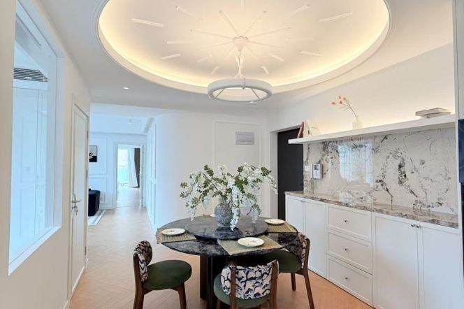 Xujiahui station charming 3-bedroom good compound with 24k
