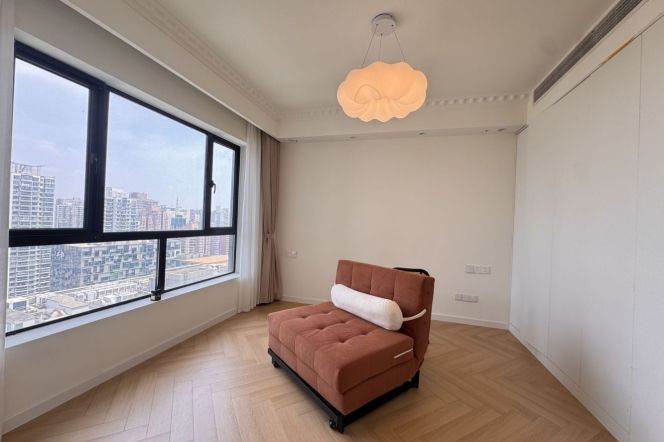 Brand new 2Br 2Bathr with floor heating Nr Xujiahui line1/9/11