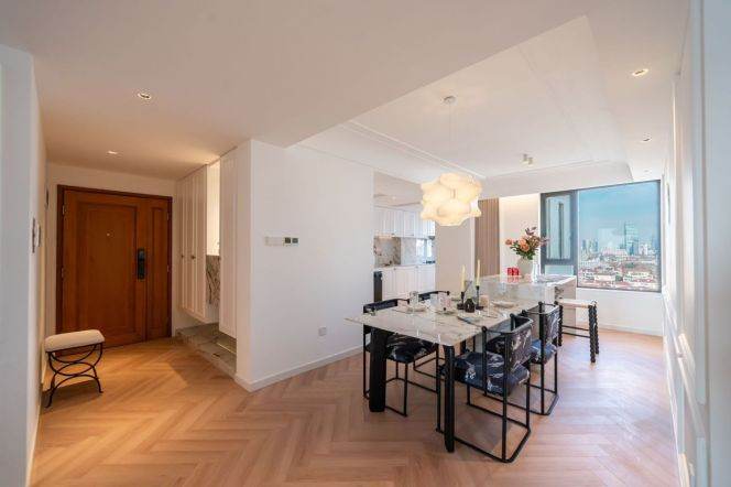 brand new super modern big 3brs floor heating nice view in central Xuhui 