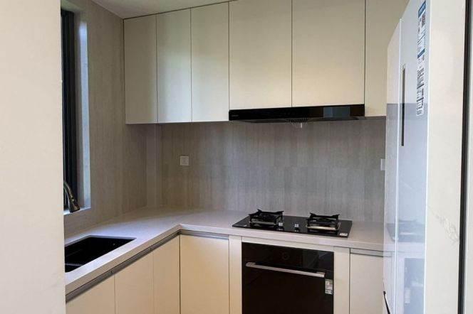 Spacious 2-bedroom with Nice compound view  ,6 mins walking to L 12 GuDai Rd St.