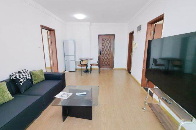 High floor view 1 br with 2 balcony,easy to NYU shanghai, 6 mins to L 6 GaoQing Rd St.
