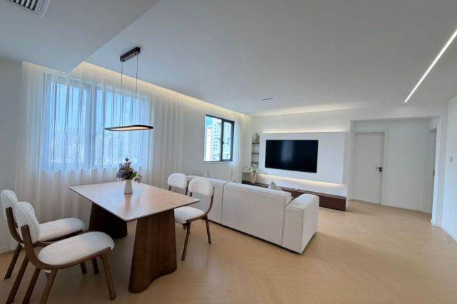 3 Brs, 2 Baths with Brand-new Dec/Floor heating/Dish washer, 150 sqm @ Yishan metro L9