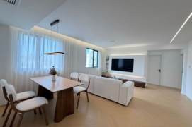 3 Brs, 2 Baths with Brand-new Dec/Floor heating/Dish washer, 150 sqm @ Yishan metro L9