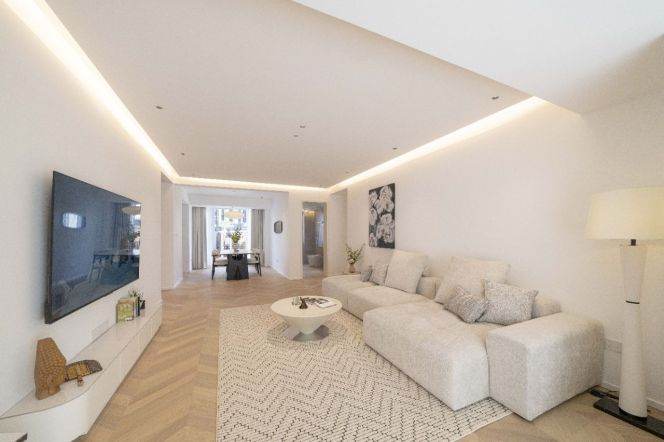 modern big 2 bedrooms floor heating modern furniture beside Huang pu river 