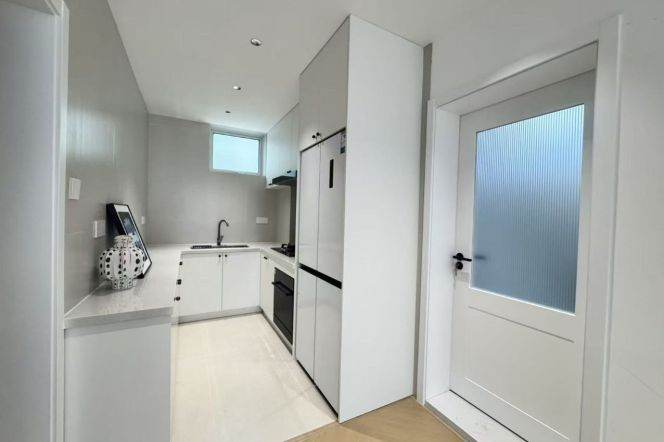 brand new big 1 bedroom floor heating brand new furniture near century park 13.3K