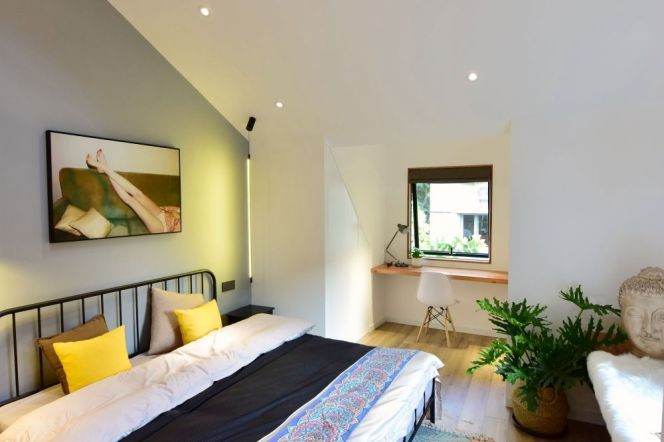 Character 1+1BR NR Jiashan Station with C/A,Wallheating,Oven 11.2K   