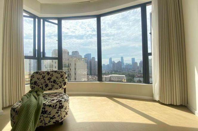 Nice compound/modern 1br 2lr/Good view/big living room,Changshou rd@L13/7
