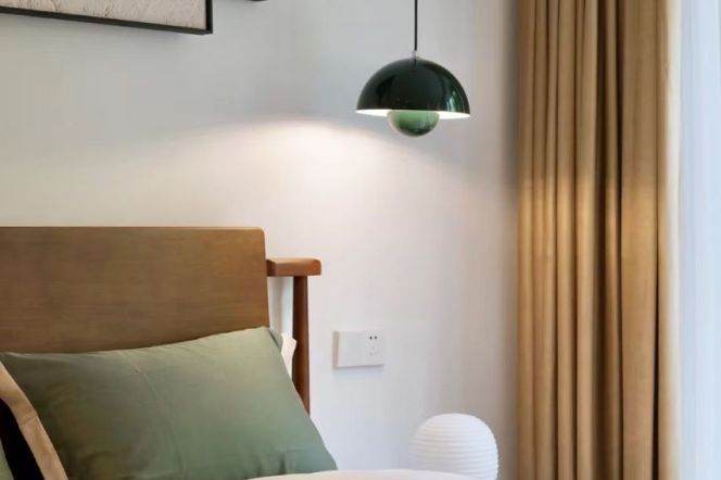 Hongqiao rd 200 sqm 4 br stunning Apt&wall heating &huge yard 26K