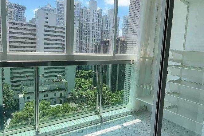 Xujiahui 160 sqm 4 br cozy Apt&oven &balcony 22K