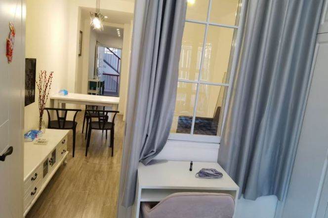 Furnished 1Br w. Balcony  Iapm