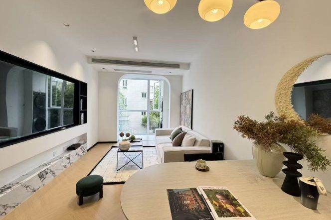 brand new big 1 bedroom floor heating brand new furniture near century park 13.3K