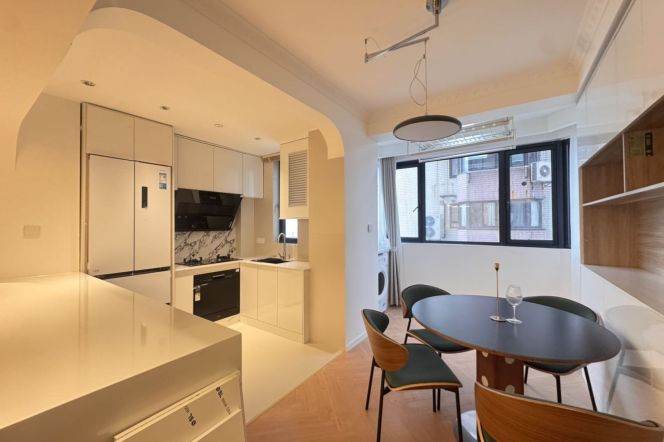 3 Brs, 1 Bath, Floor heating/Central ac/Oven/Dish washer, 140 sqm @ Jiangsu metro L2&11