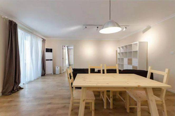 Spacious 1BR Wall heating Balcony 14k Jiashan Rd 