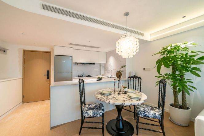 2 Brs, 2 Baths, Floor heating/Central ac/Oven, 140 sqm, Service apartment @ Century Avenue L2,4,6&8