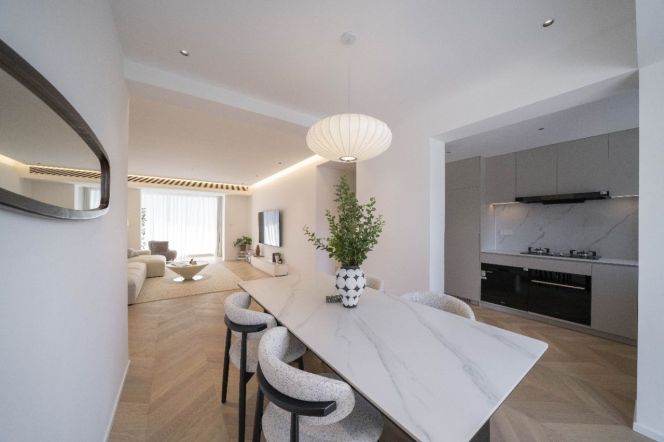 modern big 2 bedrooms floor heating modern furniture beside Huang pu river 