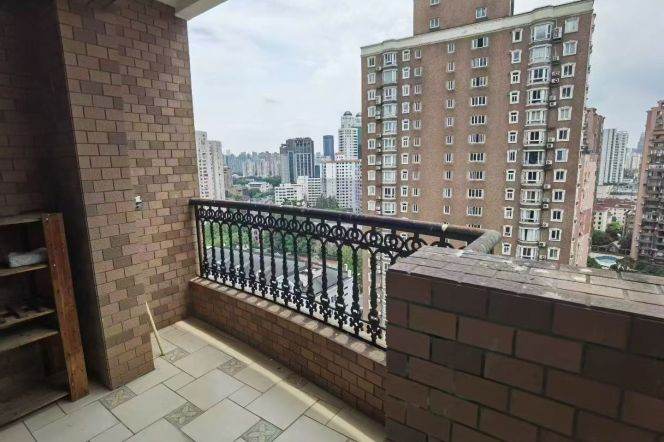 Full furnished 2brs/110sqm & balcony/lift @Jiaotong Univer & Line 10/11