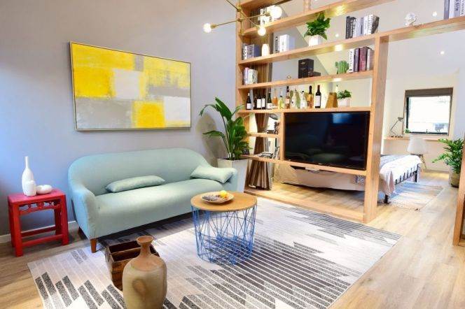 Character 1+1BR NR Jiashan Station with C/A,Wallheating,Oven 11.2K   