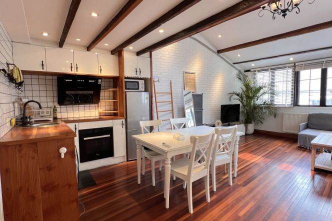 Spacious 2BR 2bath Old Lane house near Line9 Dapuqiao 