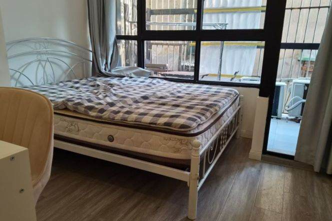 Furnished 1Br w. Balcony  Iapm