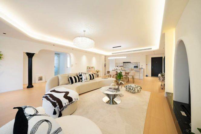 3 Brs, 2 Baths, Floor heating/Central ac/Balcony/Oven, 190 sqm @ Zhongshan park L2,3&4